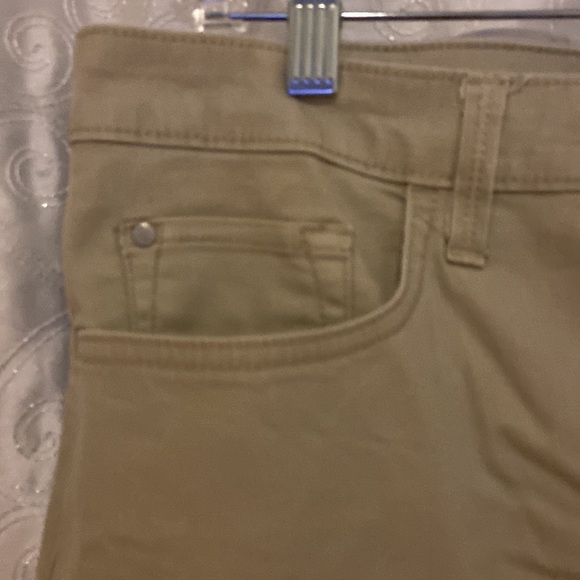 Lee Riders Midrise Khaki Shorts Women’s Size 18 💥 - Picture 2 of 6